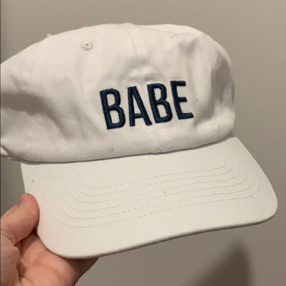 NWOT NEVER WORN exclusive influencer Babe wine hat